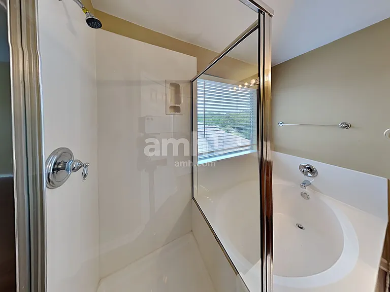 1817 Melissa Oaks Ln — Photo 13
