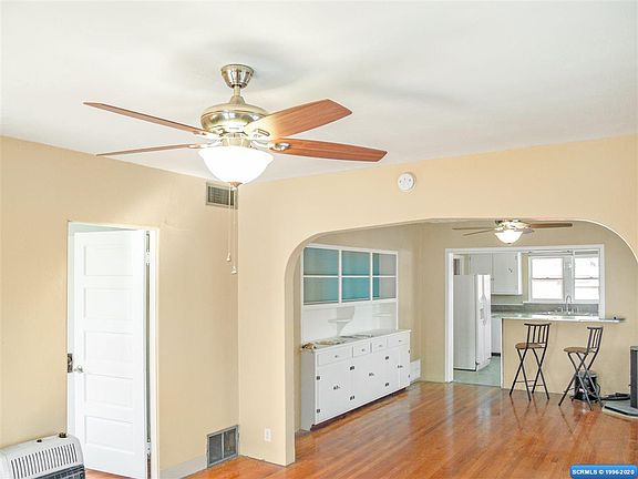 2nd image of 502 W Hester St
