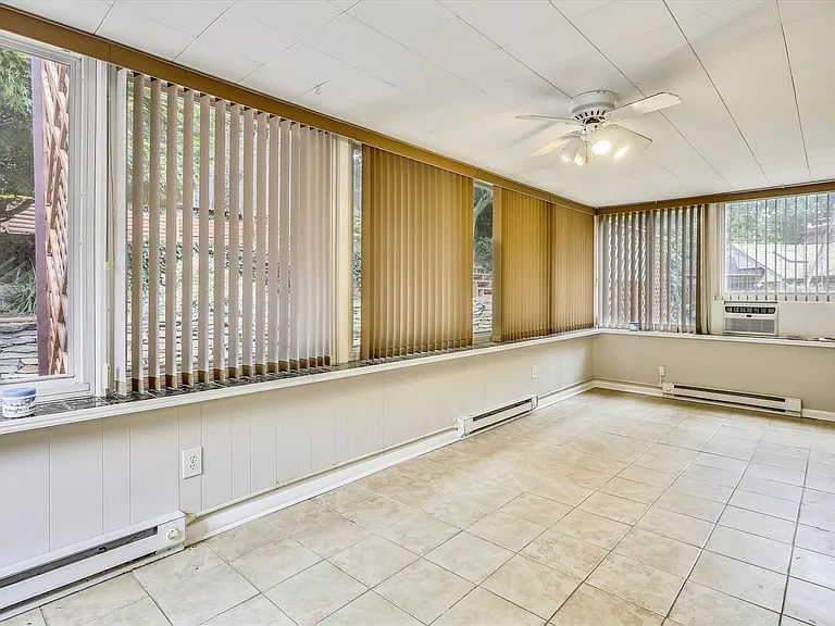 3503 E West Hwy — Photo 29