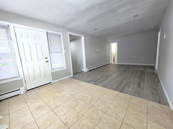 109 Rhoda Ave #1A