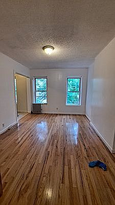 1st image of 526 Willoughby Ave #2