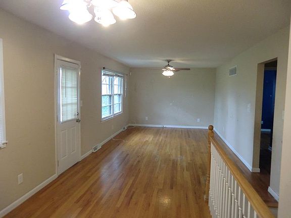 4th image of 642 N 82nd Ter