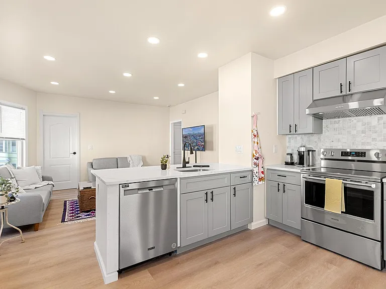 101 Judson St #2 — Photo 3