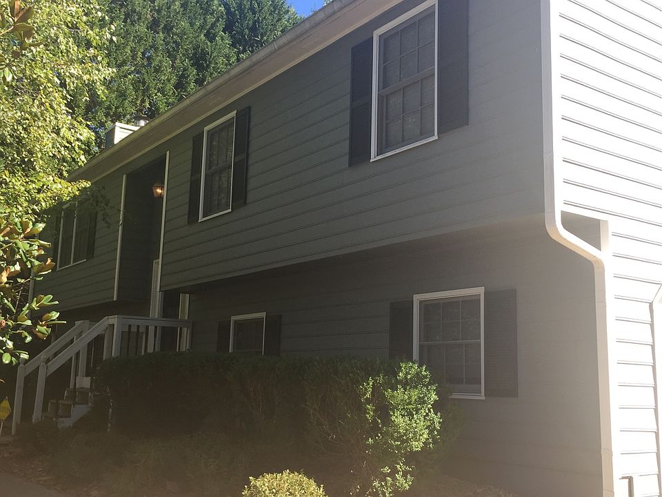 1st image of 2692 Hawk Dr NE