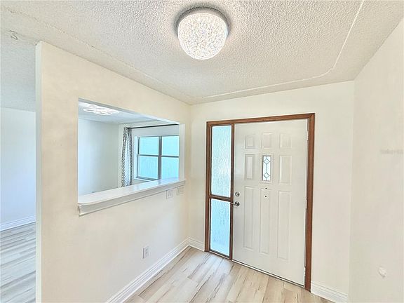 2nd image of 17469 SW 35th Avenue Rd