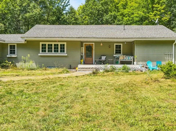 811 Chase Rd, Lunenburg, MA 01462