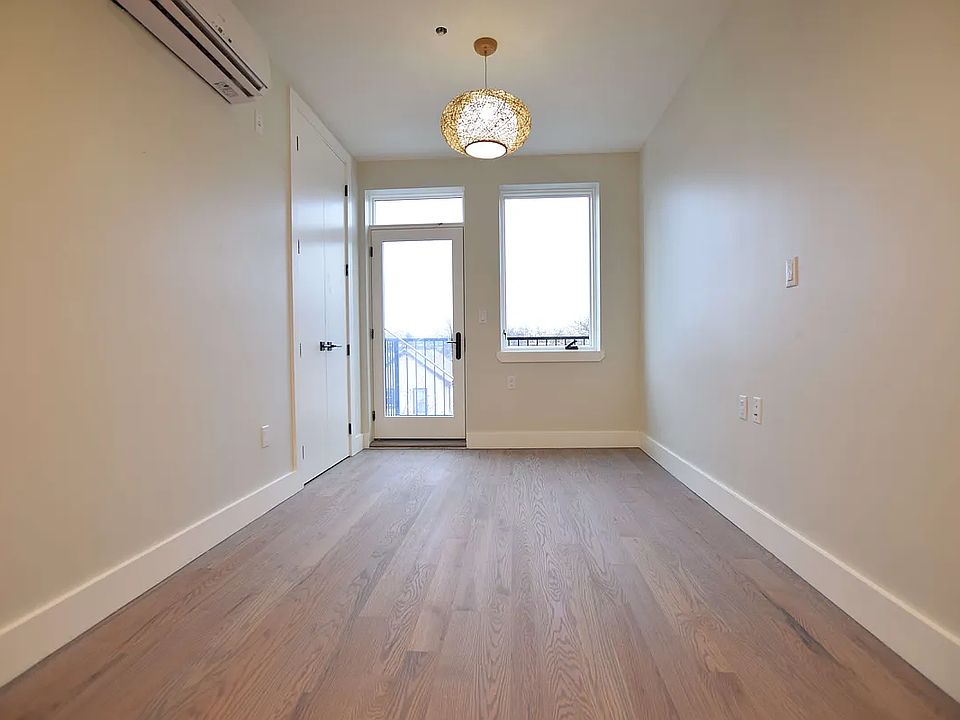 1st image of 987 Rogers Ave #4C