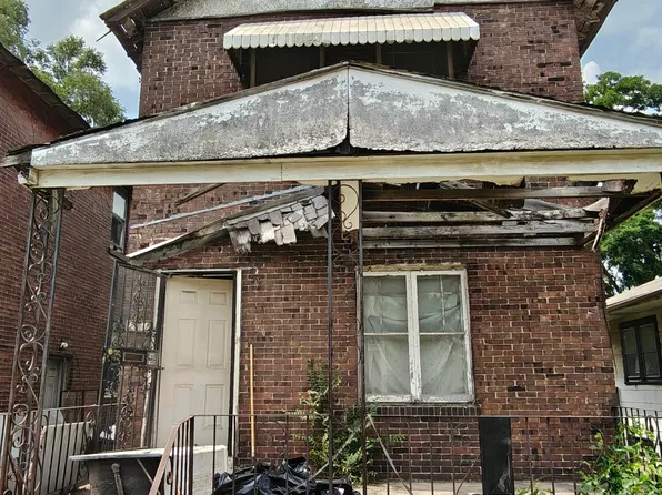 216 Ellsworth St, Gary, IN 46404