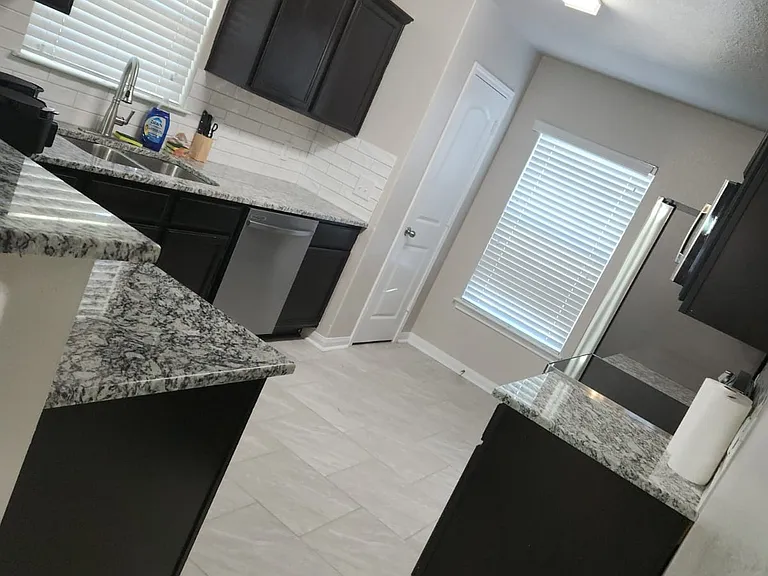 324 Yearwood Ln — Photo 5
