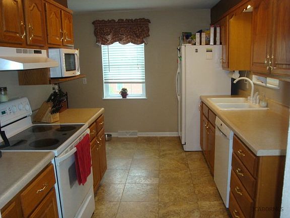 4th image of 2113 Buehrle Dr