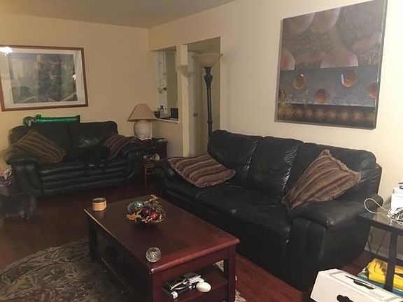 3rd image of 3S257 Blackthorn Ln