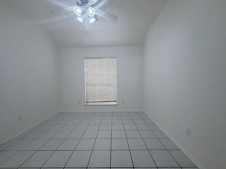 2207 Hickory Wood Trl — Photo 9