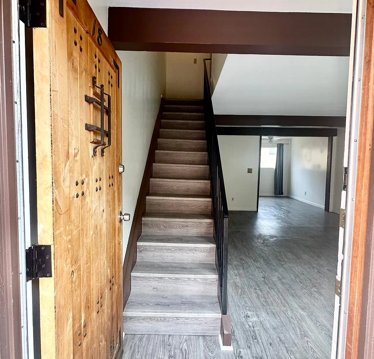 2 bed, 1.5 bath, 992 sqft, $2,550 — Photo 2