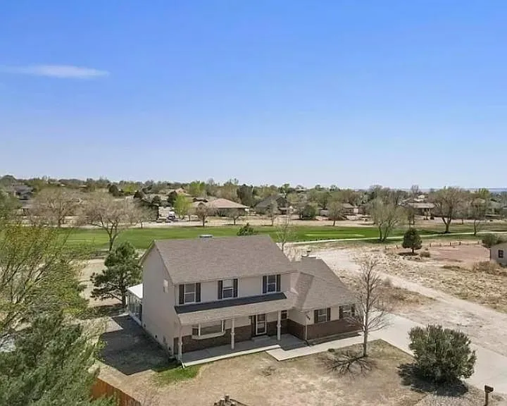 396 W Mangrum Dr — Photo 1