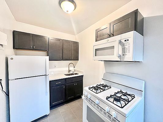 4th image of 40-11 79th St #1A