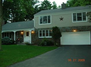 1365 Hawthorn Rd, Niskayuna, NY 12309