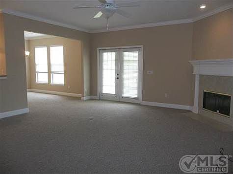 5th image of 16 Parkside Cir