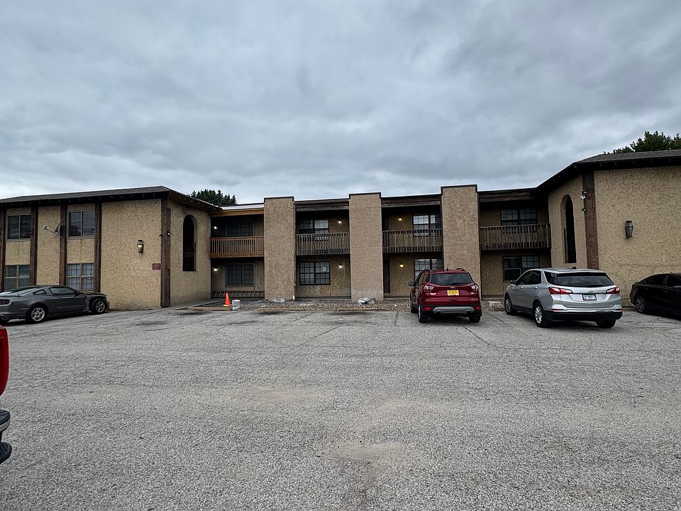 1st image of 200 N 45th St #3