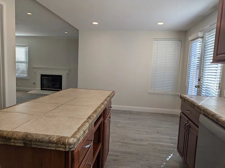 1025 Shoal Creek Ct — Photo 10