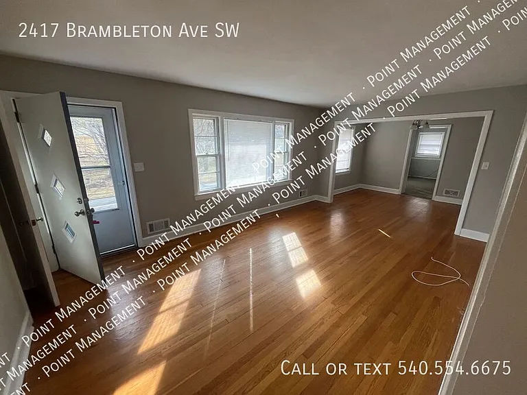2417 Brambleton Ave SW — Photo 9