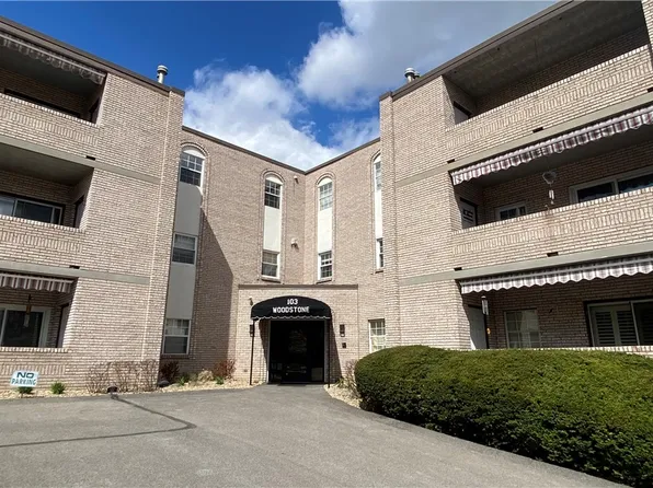 103 Woodstone Ln APT 35, New Kensington, PA 15068
