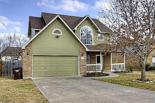 1st image of 2125 Green Oaks Cir