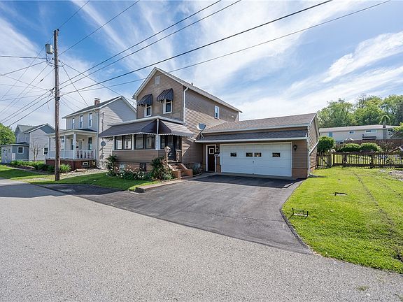 2nd image of 1912 Walnut Dr