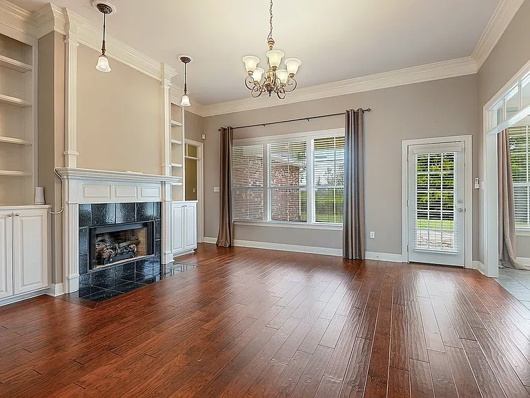 10815 Hilltree Dr — Photo 8