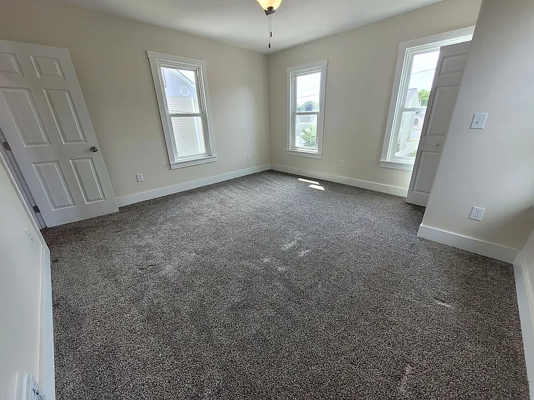 21 E Maple St — Photo 15