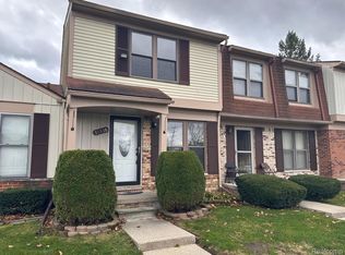16810 Kingsbrooke Dr, Clinton Township, MI 48038