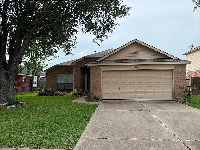 9803 Hallmark Ln — Photo 1