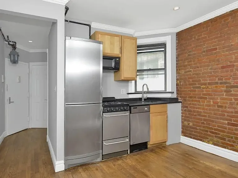 219 E 23rd St #11 — Photo 6
