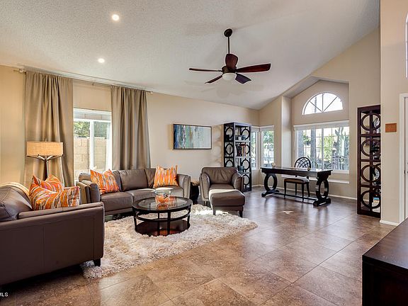 5th image of 4911 E Paradise Ln