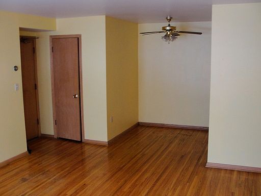 3rd image of 735 Woodlawn Ave APT 201