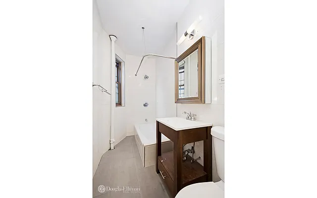 Sold by Douglas Elliman | media 21