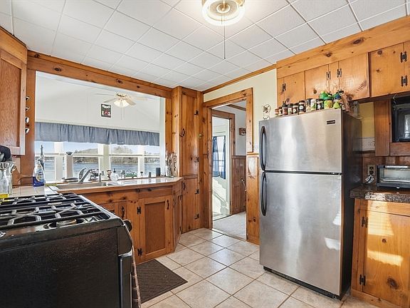 5th image of 131 Hemlock Shore Rd