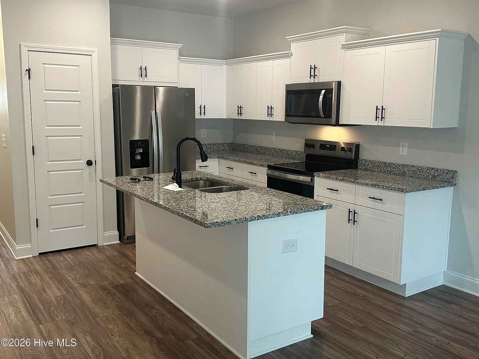 3 bed, 3.0 bath, $1,695 — Photo 3
