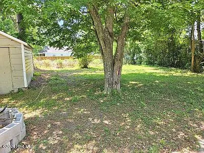 207 Sherwood Rd — Photo 22