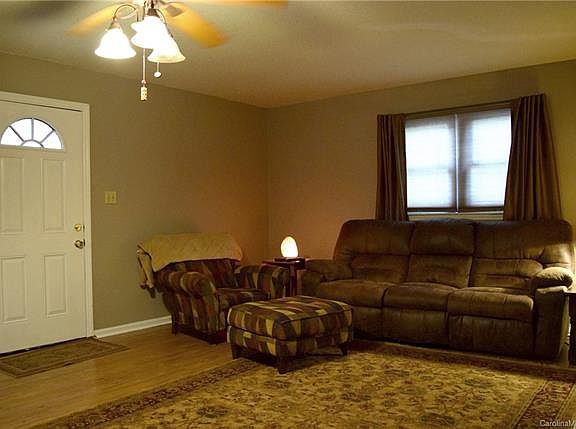 4th image of 348 Gills Creek Dr