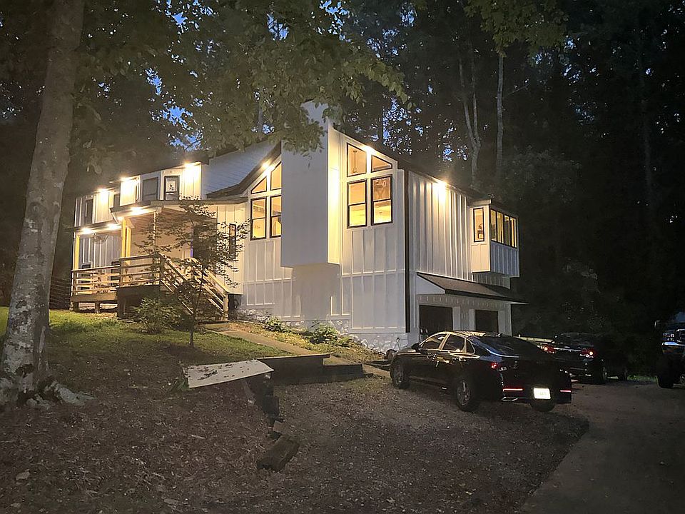 2nd image of 146 Farmington Dr