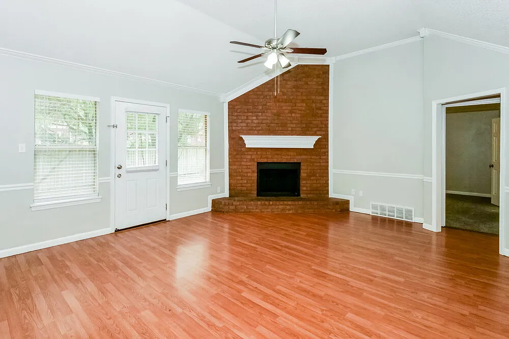 3 bed, 2.0 bath, 1725 sqft, $1,880 — Photo 4
