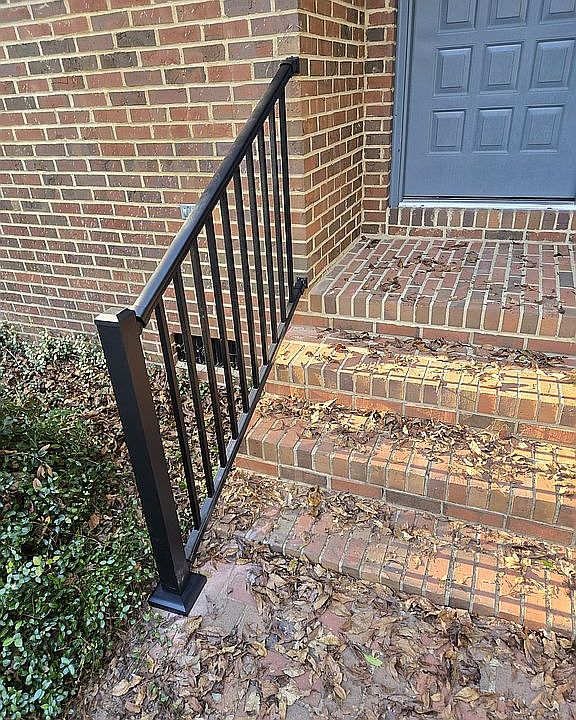 2nd image of 1144 Corby Ct E