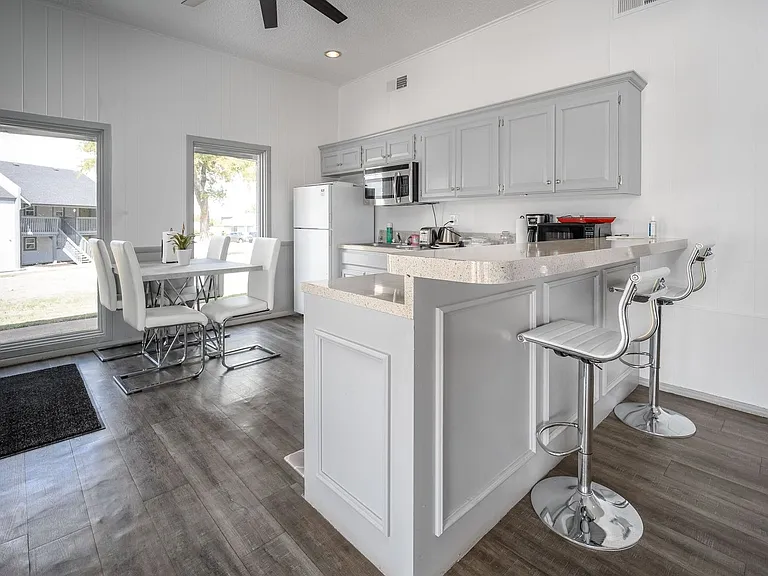 Aspen Place Apartments - One Month Free for All July AND August Move-Ins! — Photo 37