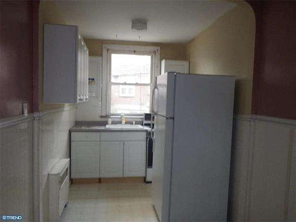 3rd image of 818 Windermere Ave