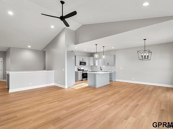 5th image of 309 105th St