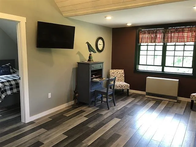 1090 Lakes Region Rd — Photo 10