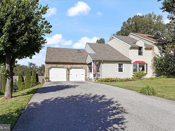 2nd image of 88 Chandler Ct