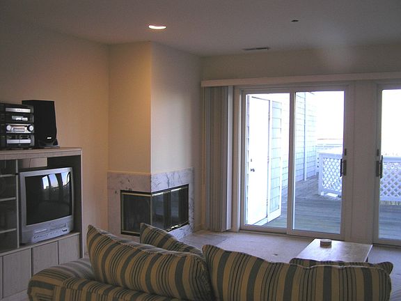 Living room(fireplace)