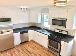 1425 Dunstan Rd APT 2, Geneva, IL 60134