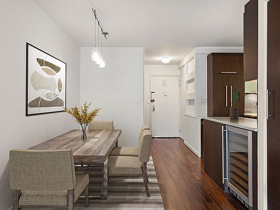 5th image of 142 E 16th St APT 16A